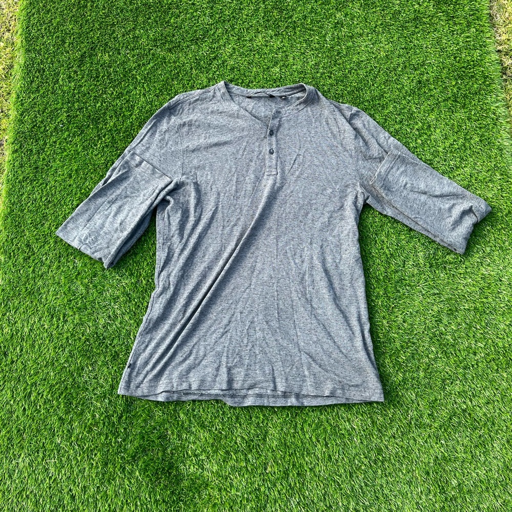 Travis Matthew long sleeve shirt
